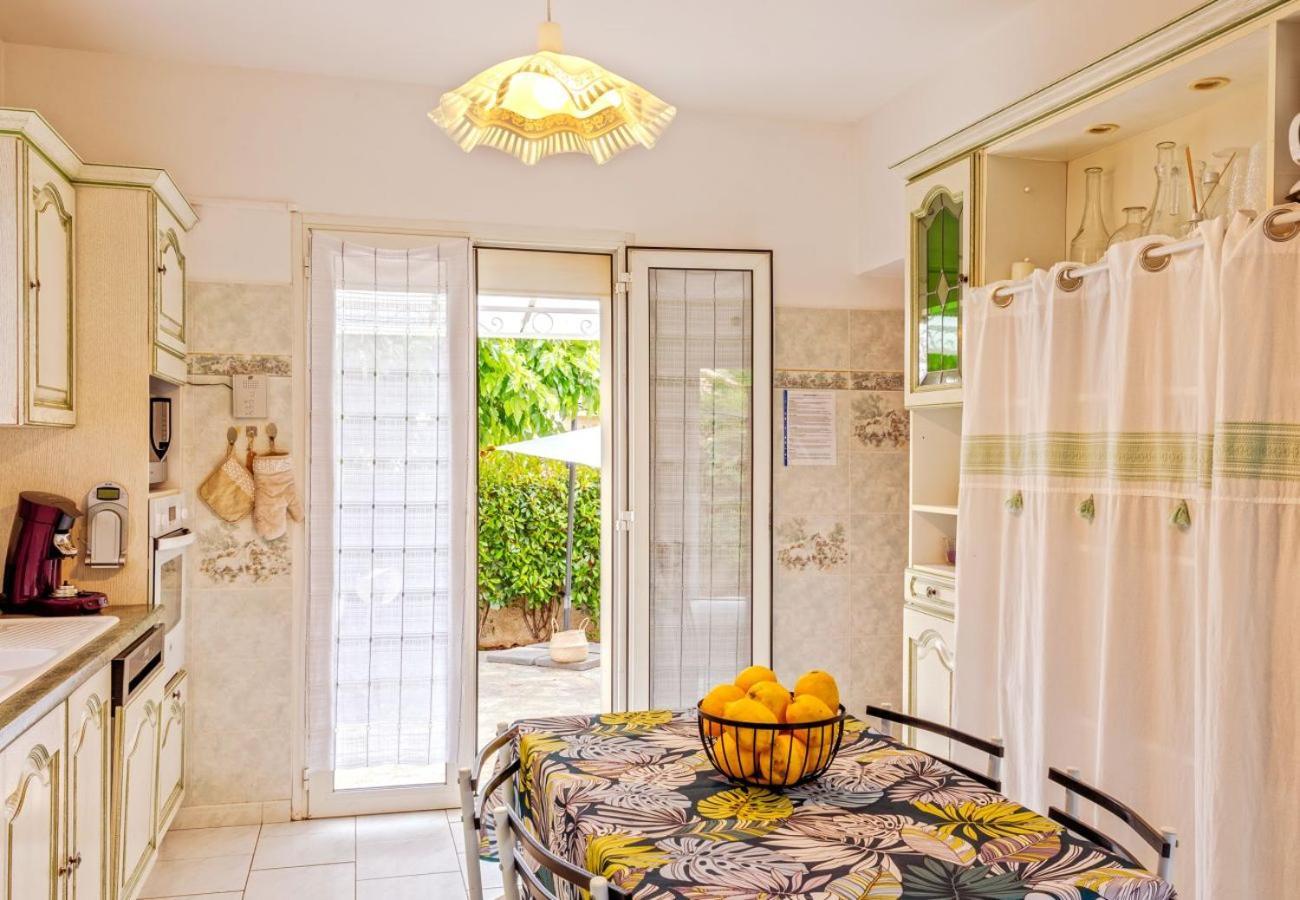 Villa Tous Conforts Avec Piscine Privee Et Acces Plage Червионе Экстерьер фото